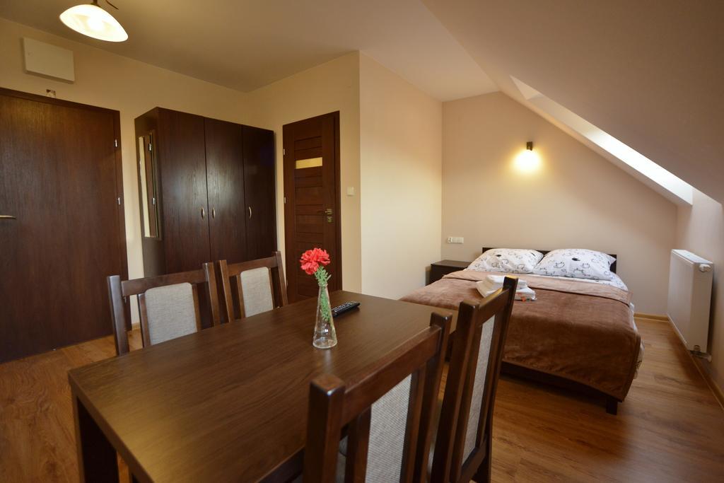 Villa Asturia Rymanów-Zdrój Rum bild